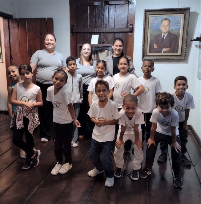 api-modulos/fotos/img/galeria_cat_culturais_490/490/13385/VISITA GUIADA POR JAQUELINE, E. M. ELVIRA XAVIER DE MELO, PROF. CLEUSA, 16.07.2025 (11).jpg